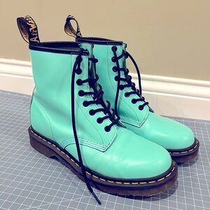 Dr. Martens 1460 smooth leather peppermint green boots women’s size 9